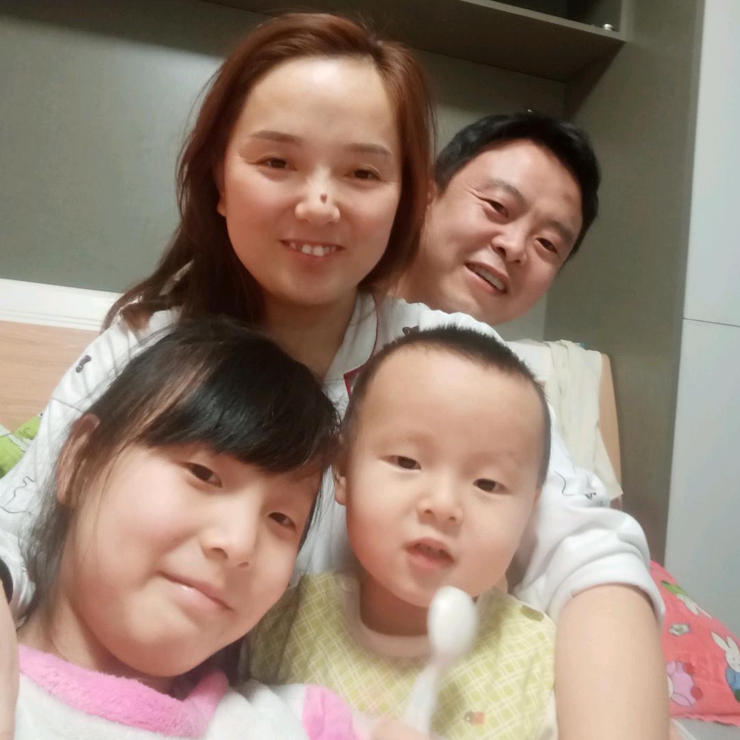 开心baby( ｡• 👅 •｡｀)