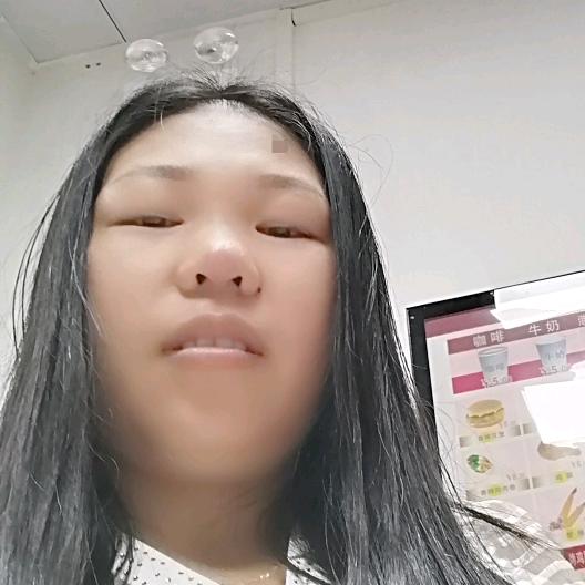 开心一枝花🌸