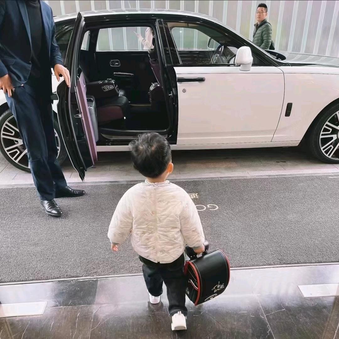 .Mr.李