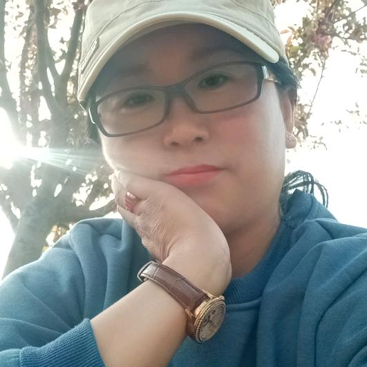 十指紧扣心相守