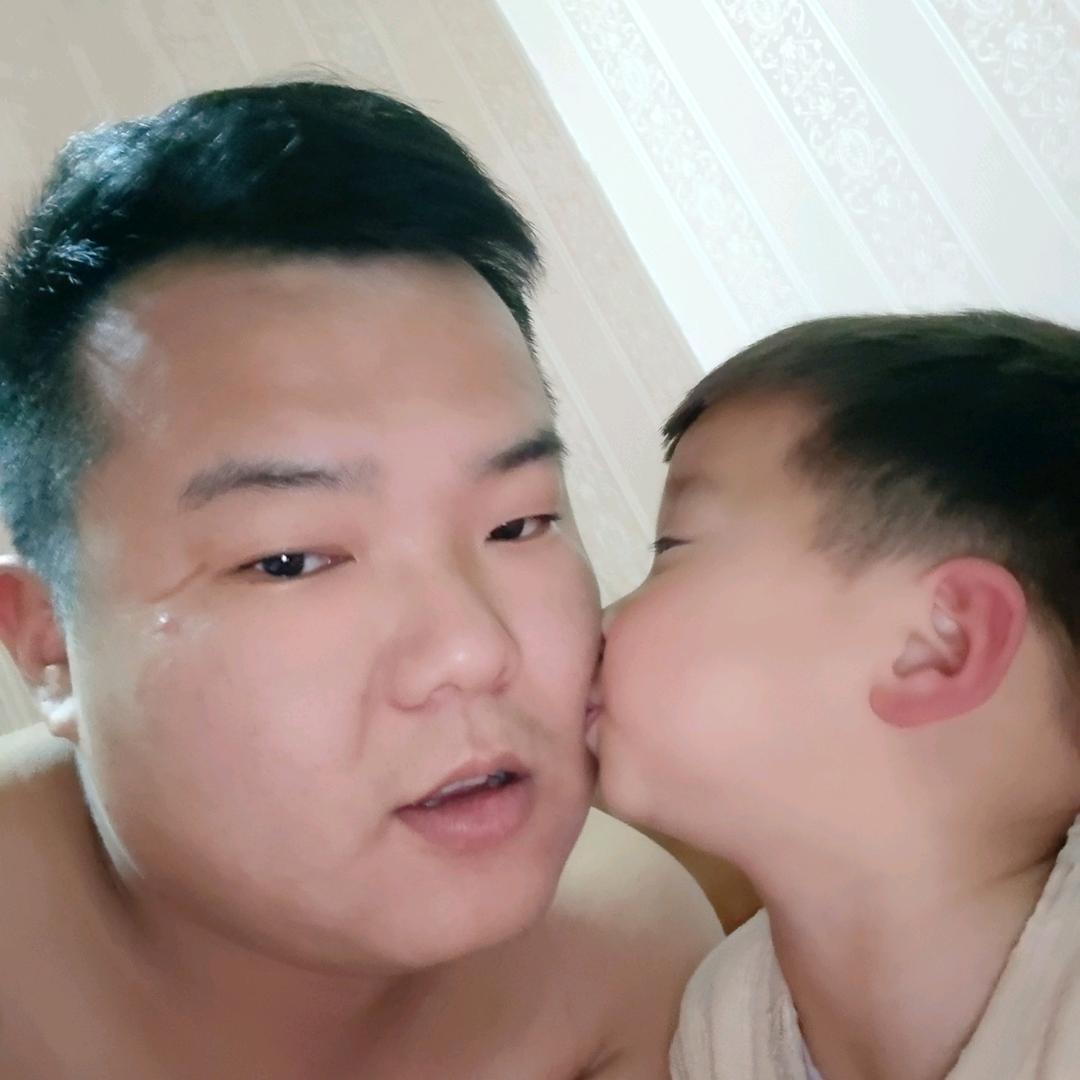 张杨书奕