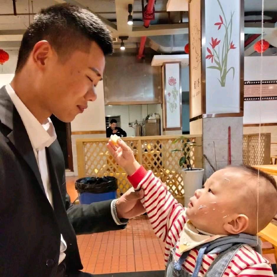 吴松林  (重庆冬装出口厂)