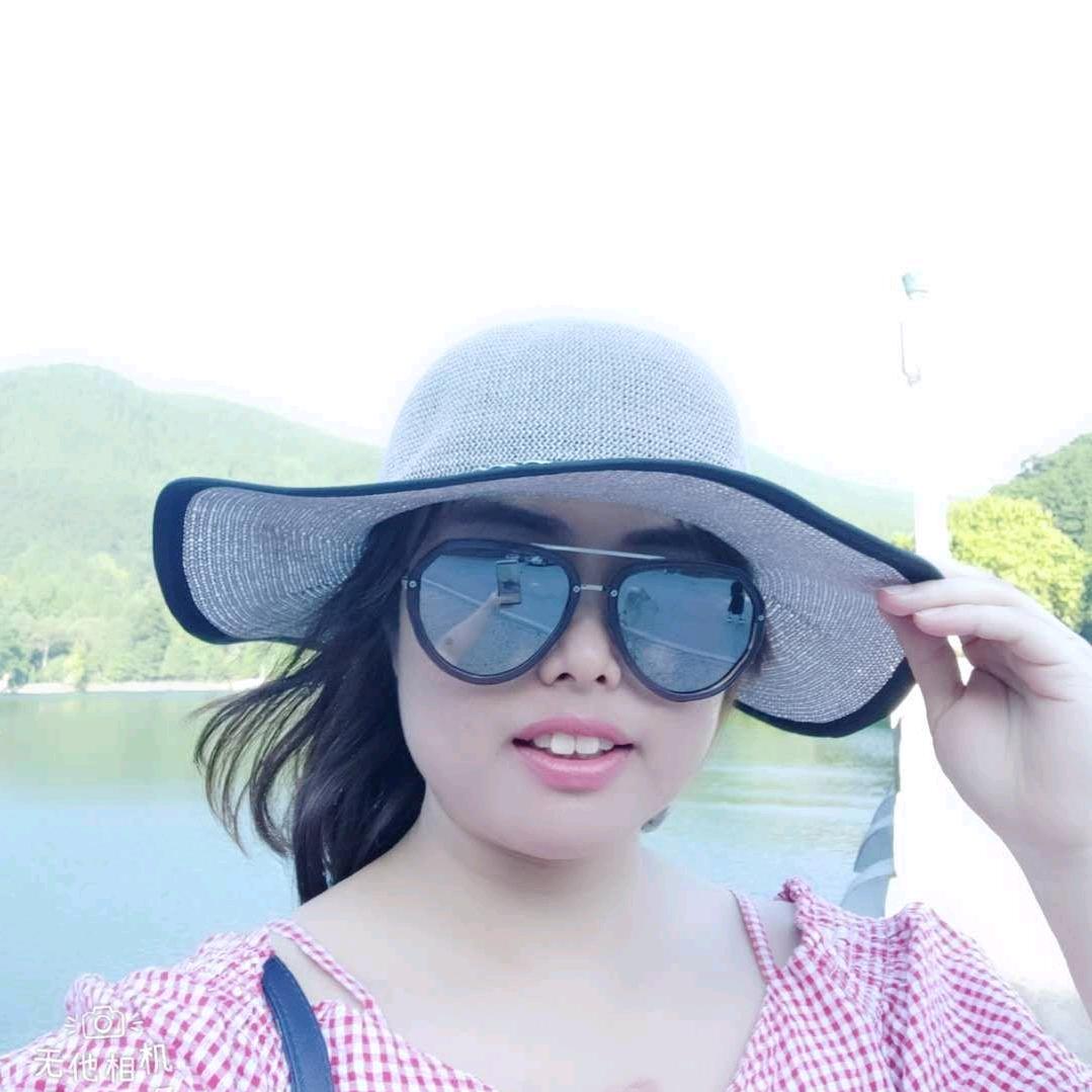 爱吃爱玩的杨胖胖
