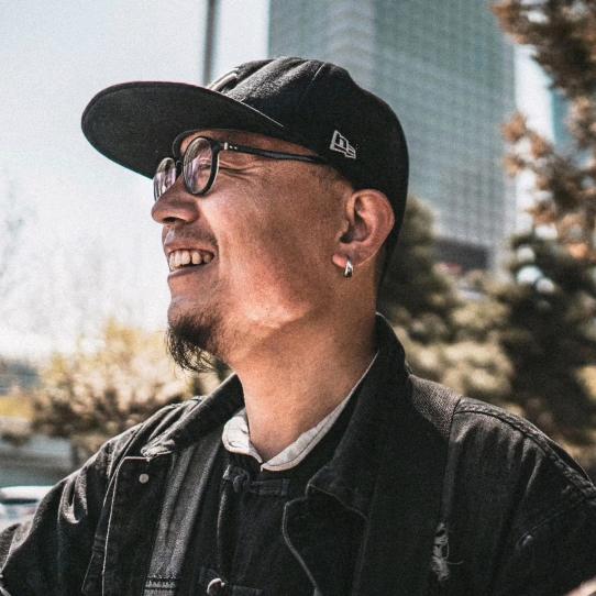卖艺的赵江湖