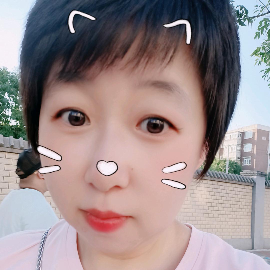 晶晶 💖