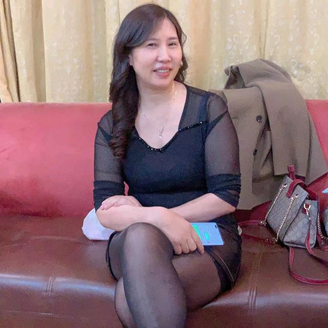 英子