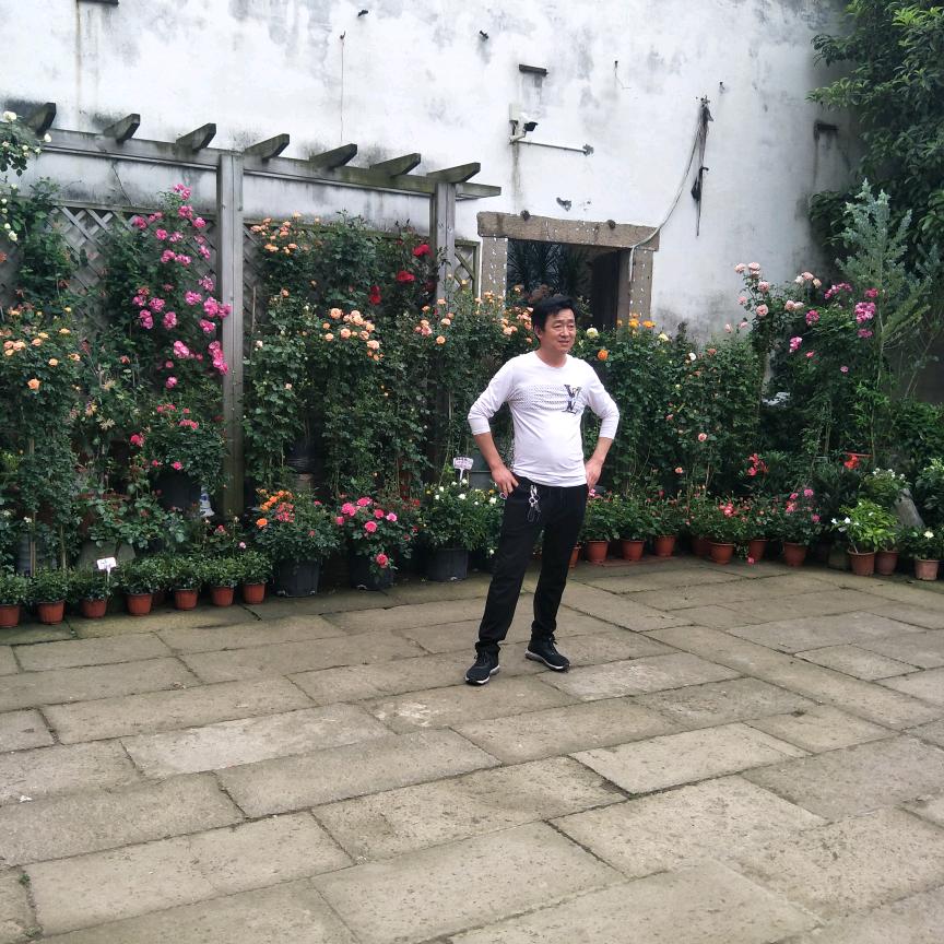 AA跑货拉拉的帅哥