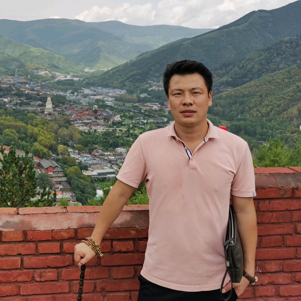 多功能绿篱修剪机