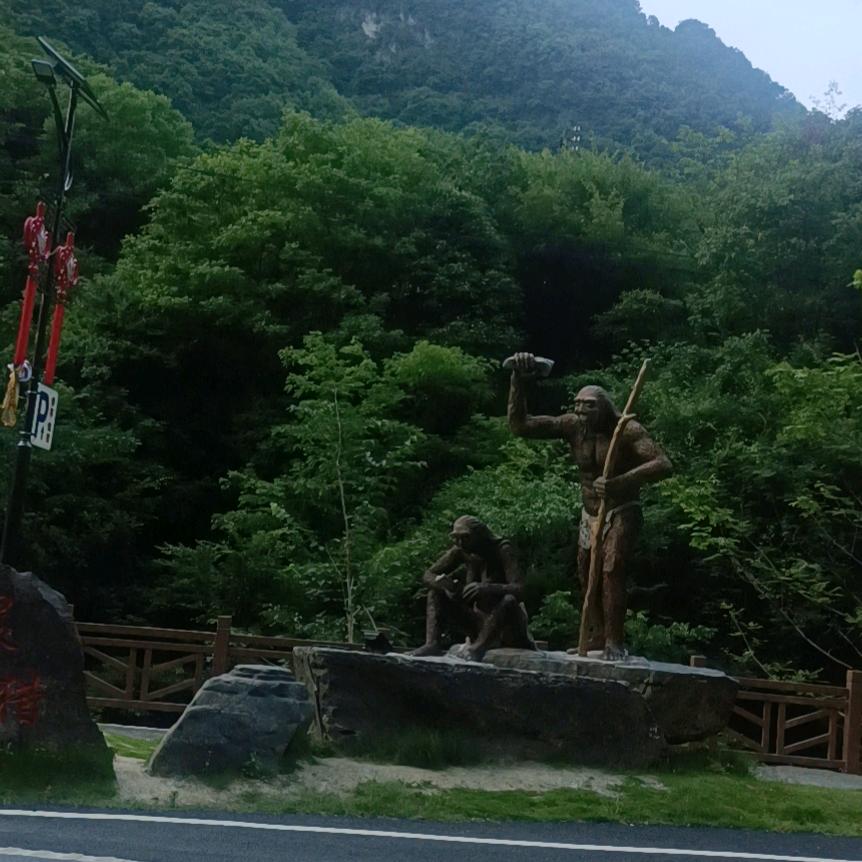 活着明白江湖人