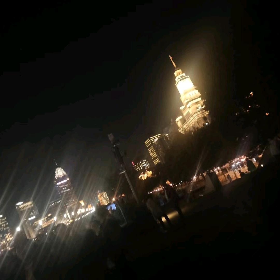 没有背景、只有背影