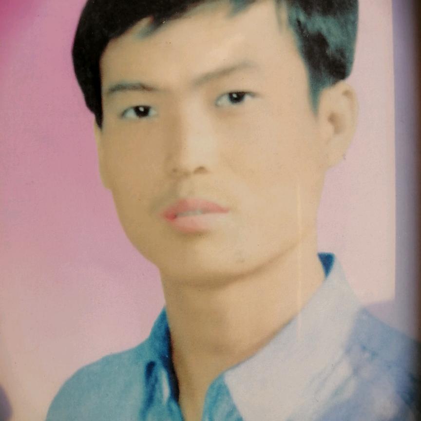 相濡以沫.