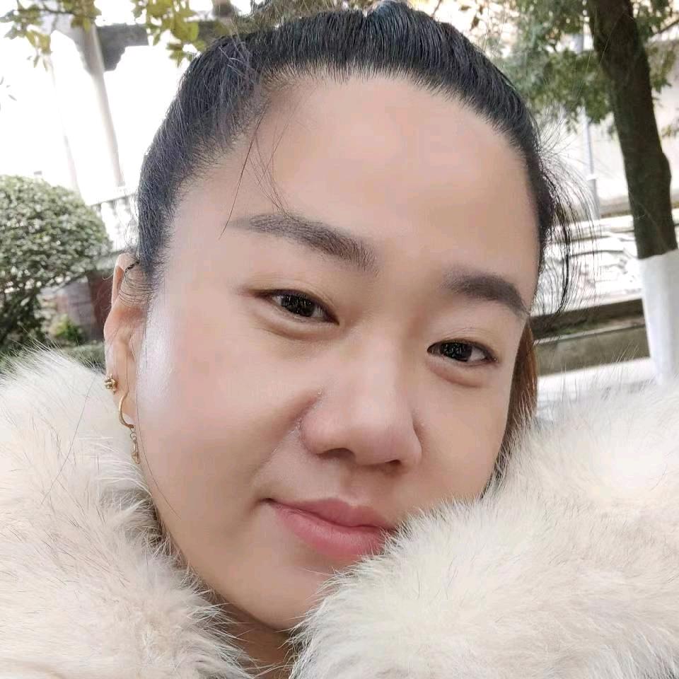 欧阳竹芳一线下乡