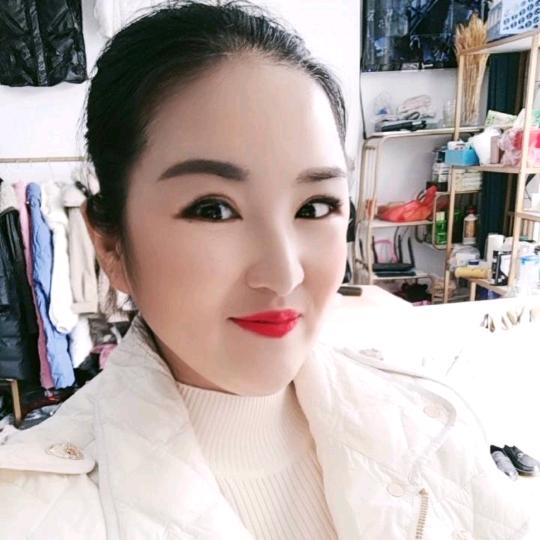 在砀山卖服装的曹姐