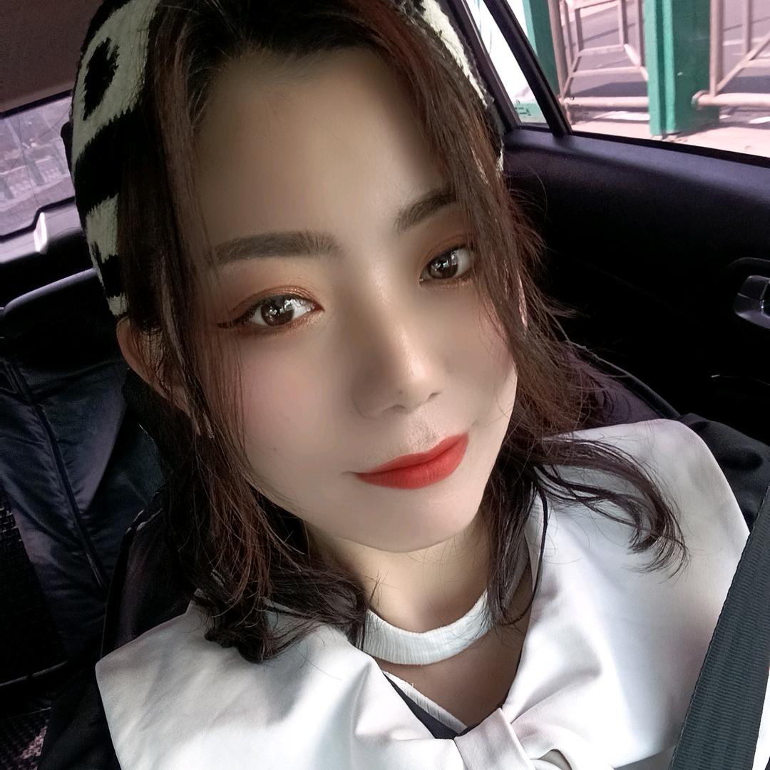 @嘟着嘴👄卖萌@