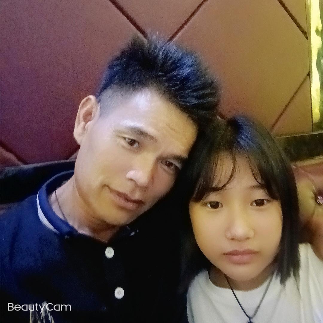 。室内装修贴砖