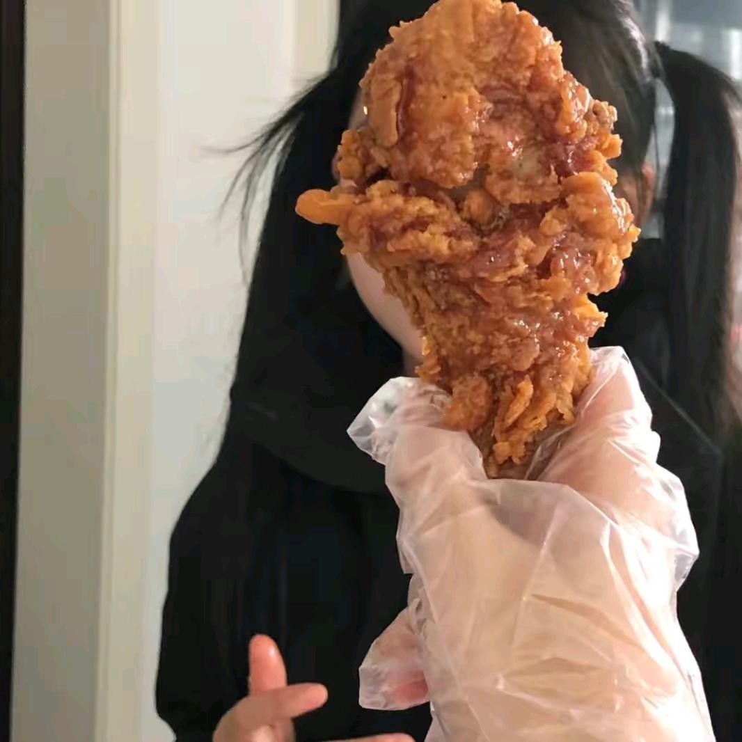 宵夜必点炸鸡腿