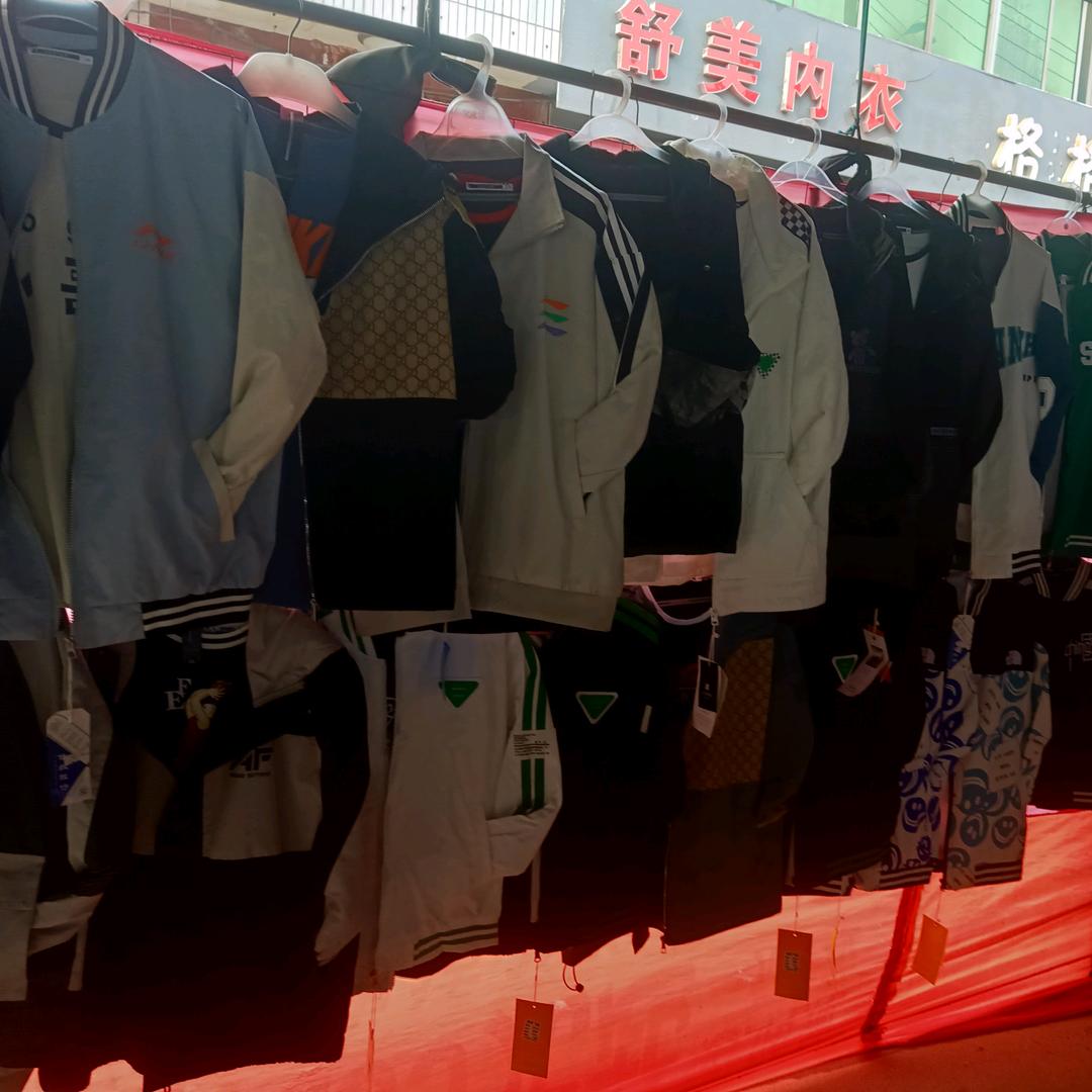 金环市场搭棚街，主营中童