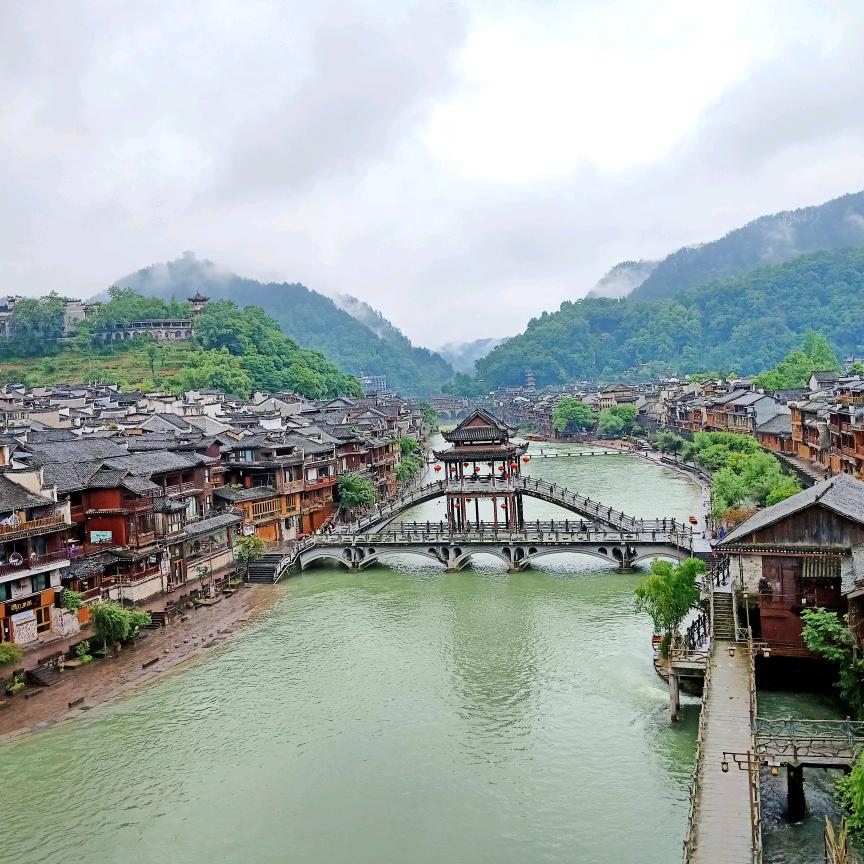 凤凰古城