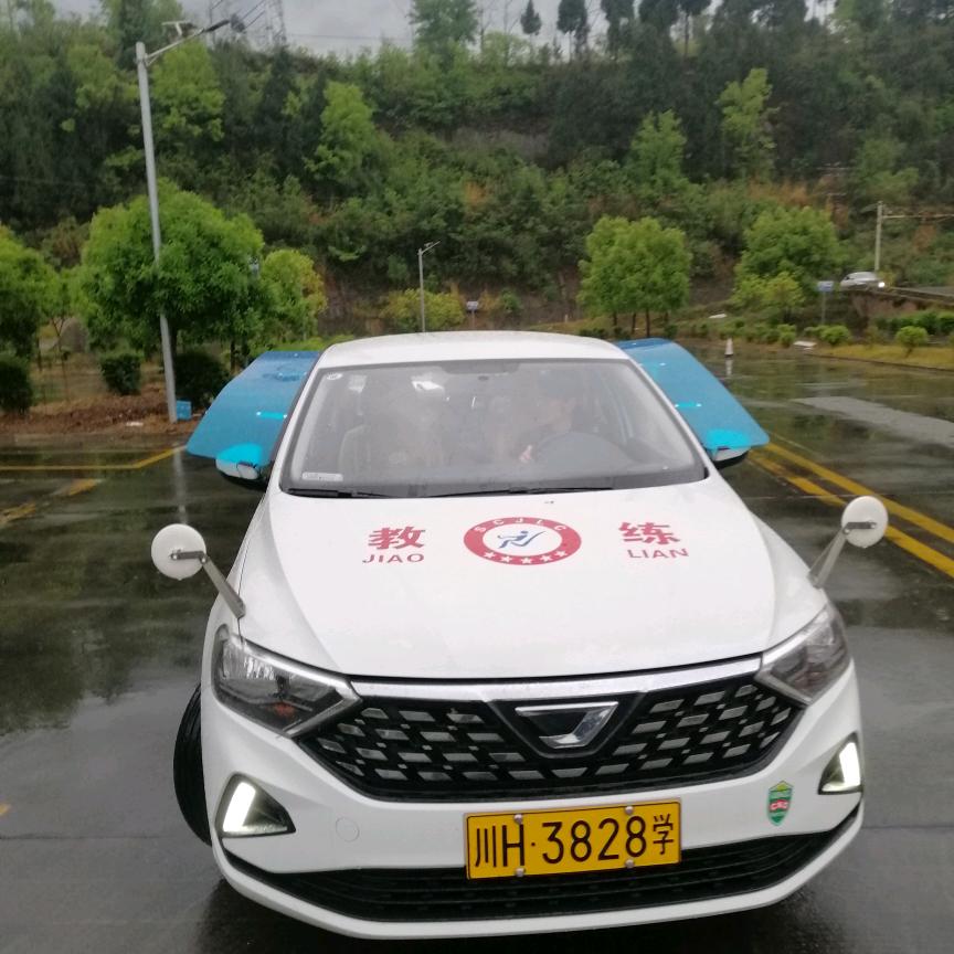 剑洲教练苟占涛