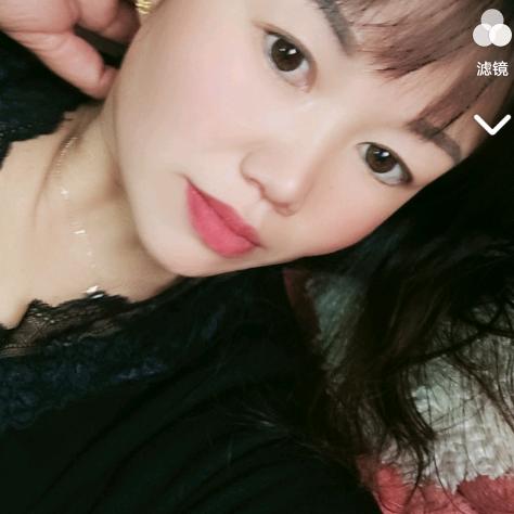 幸福一家人。