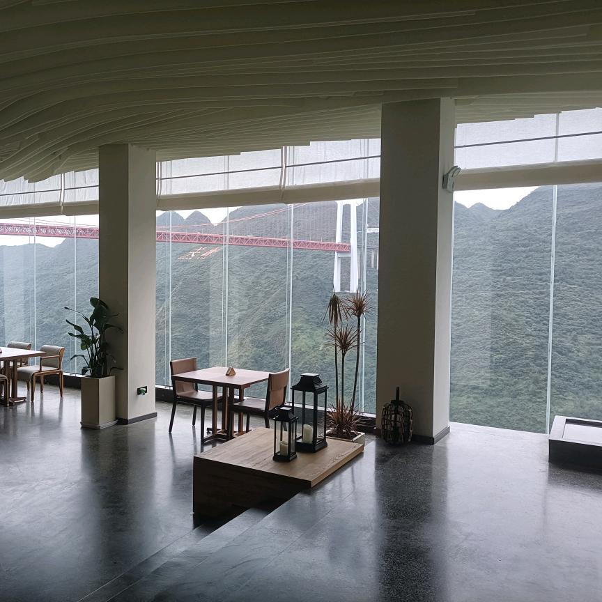 贵州安顺无人机吊运小张