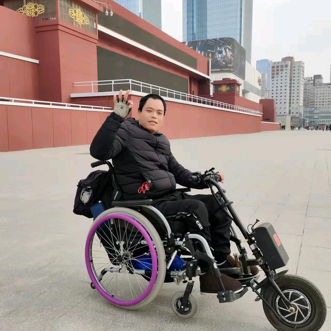 轮椅为伴