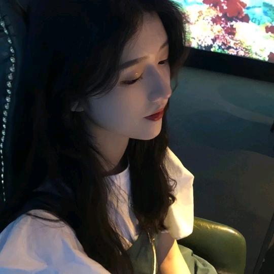 可爱的小酒窝