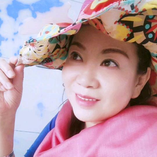 雨后彩红
