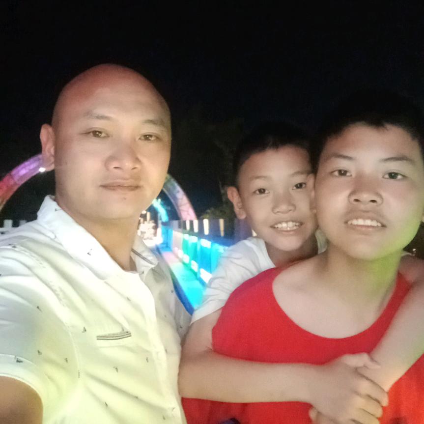 红缘axTQ
