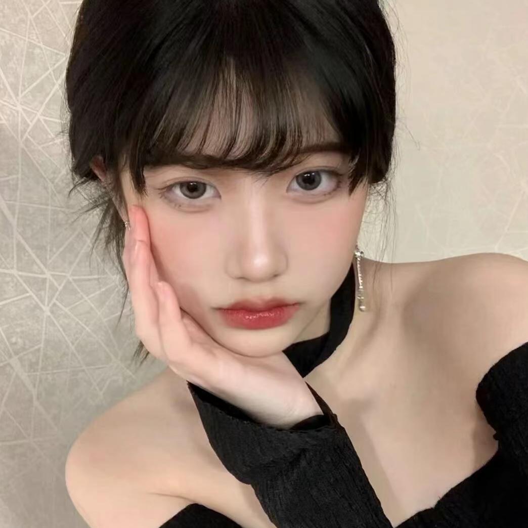桃泽奈幸子.