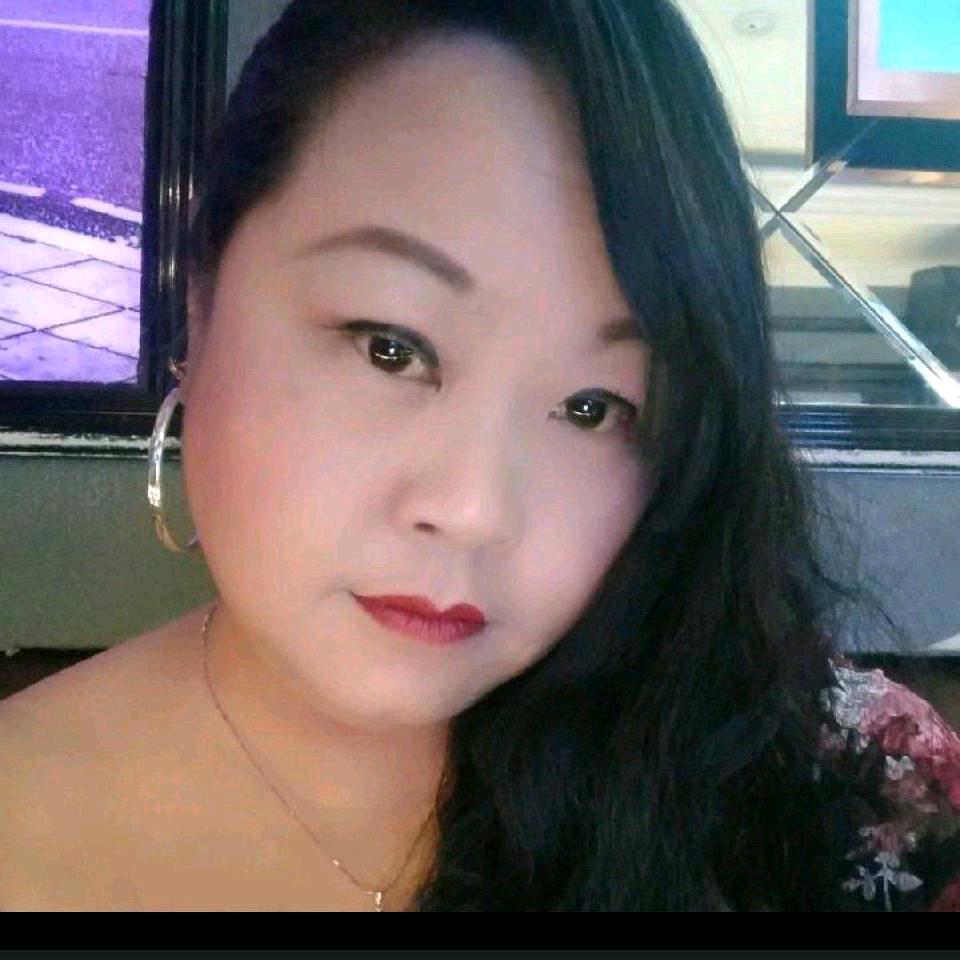 人潮拥挤，潇洒转身。