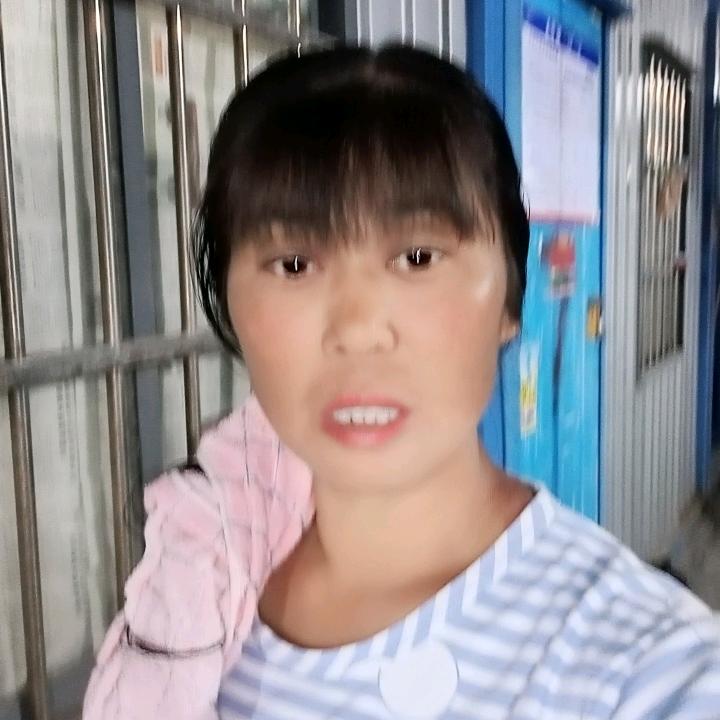 把微笑挂在脸上