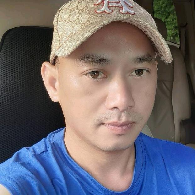 阿冠爱玩老车和新能源
