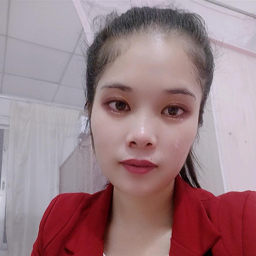 90后销售继电器女孩