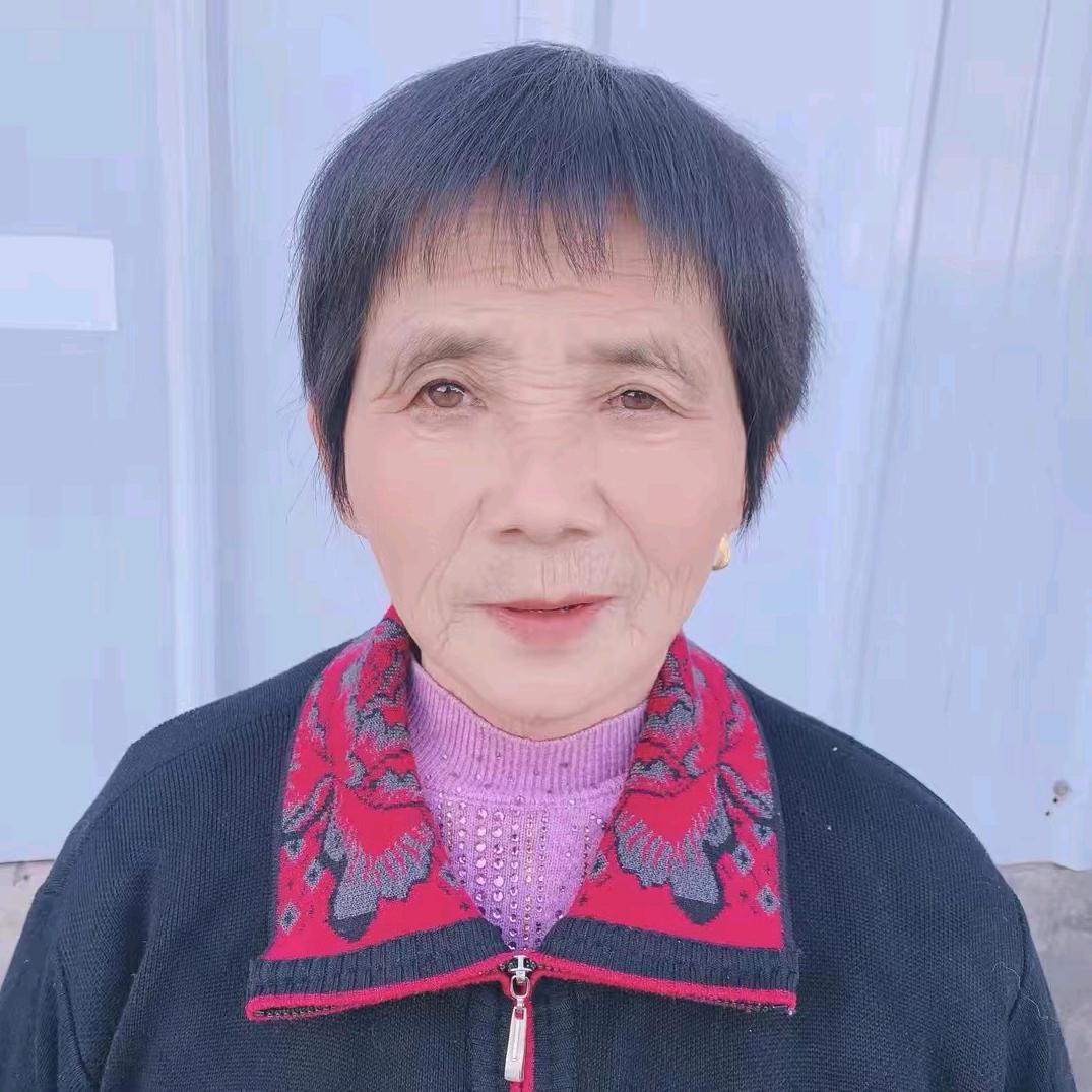 珂珂奶（每天晚上7:30开播）