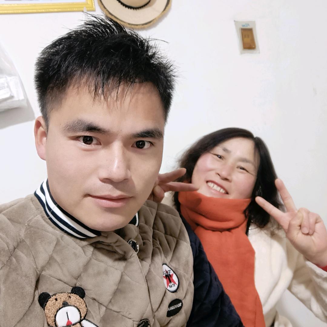 善良的华华妈妈 ，没有文化 ，