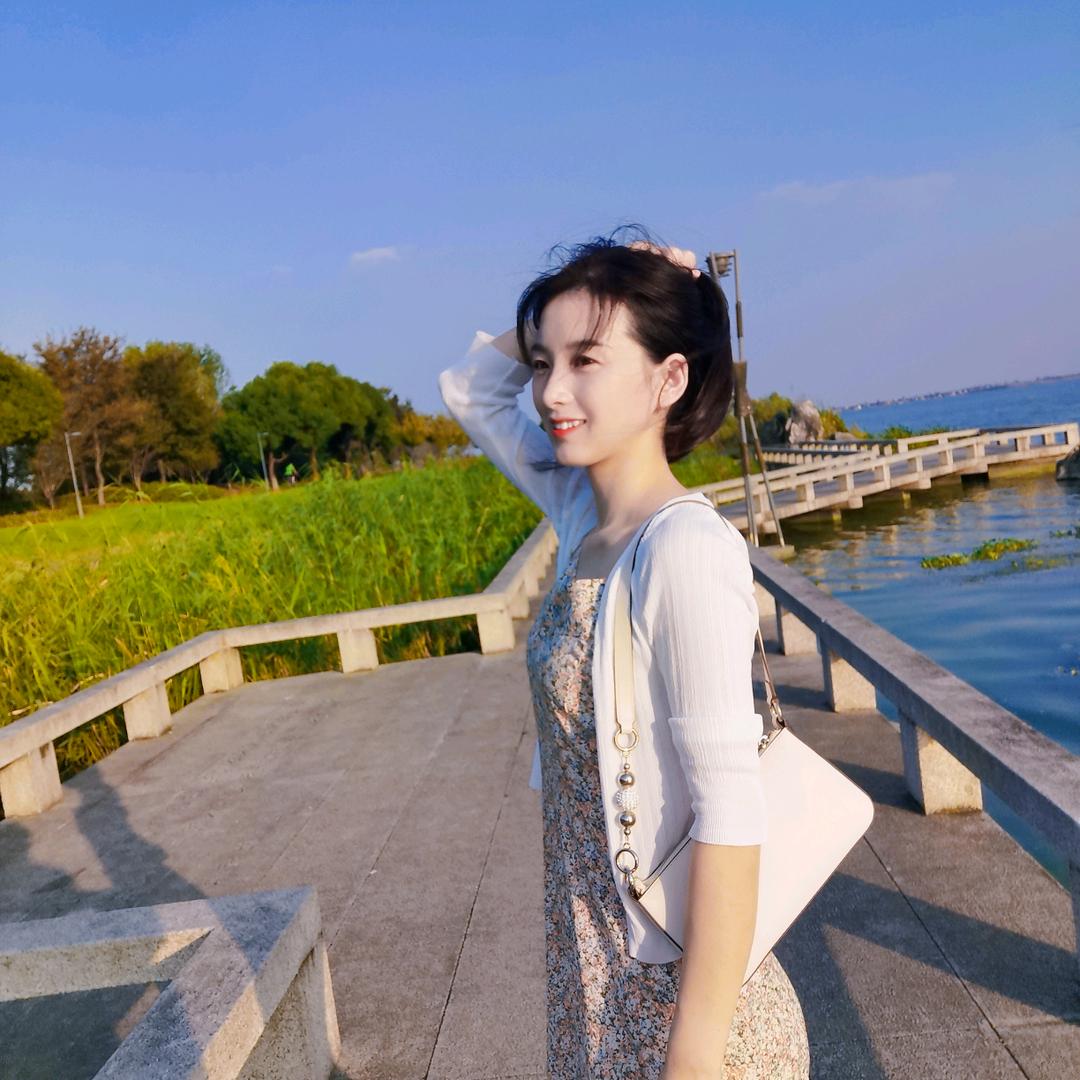 是晓霞吖