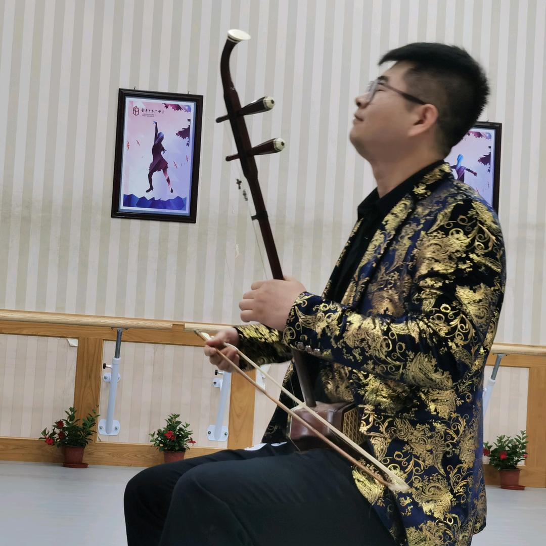 会拉二胡的义乌商贸城小哥Cena