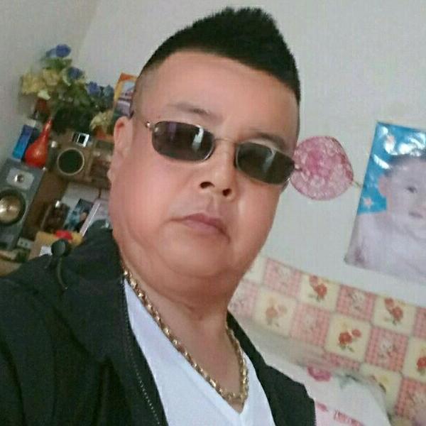 龍 行天下