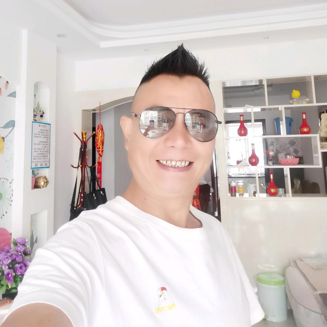 为公益而奋抖（黎氏一族）