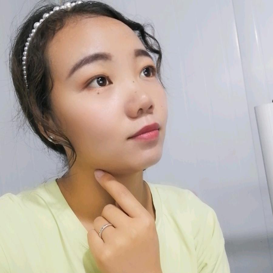 和颜悦色的小兔子