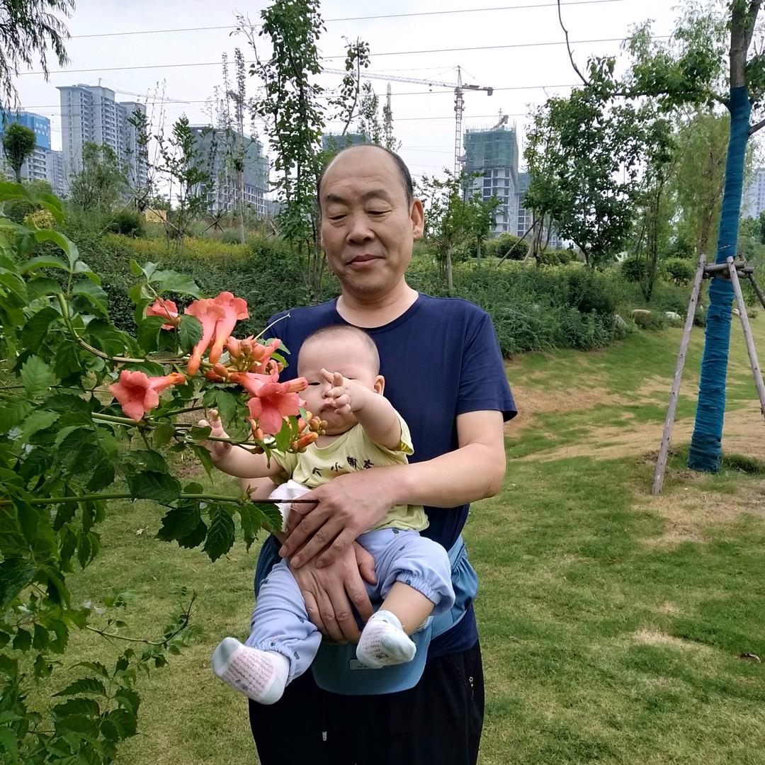 光头老王