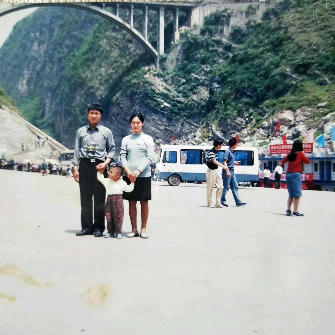 襄阳雷霆皇金彭雅迪三轮杨同学总代理