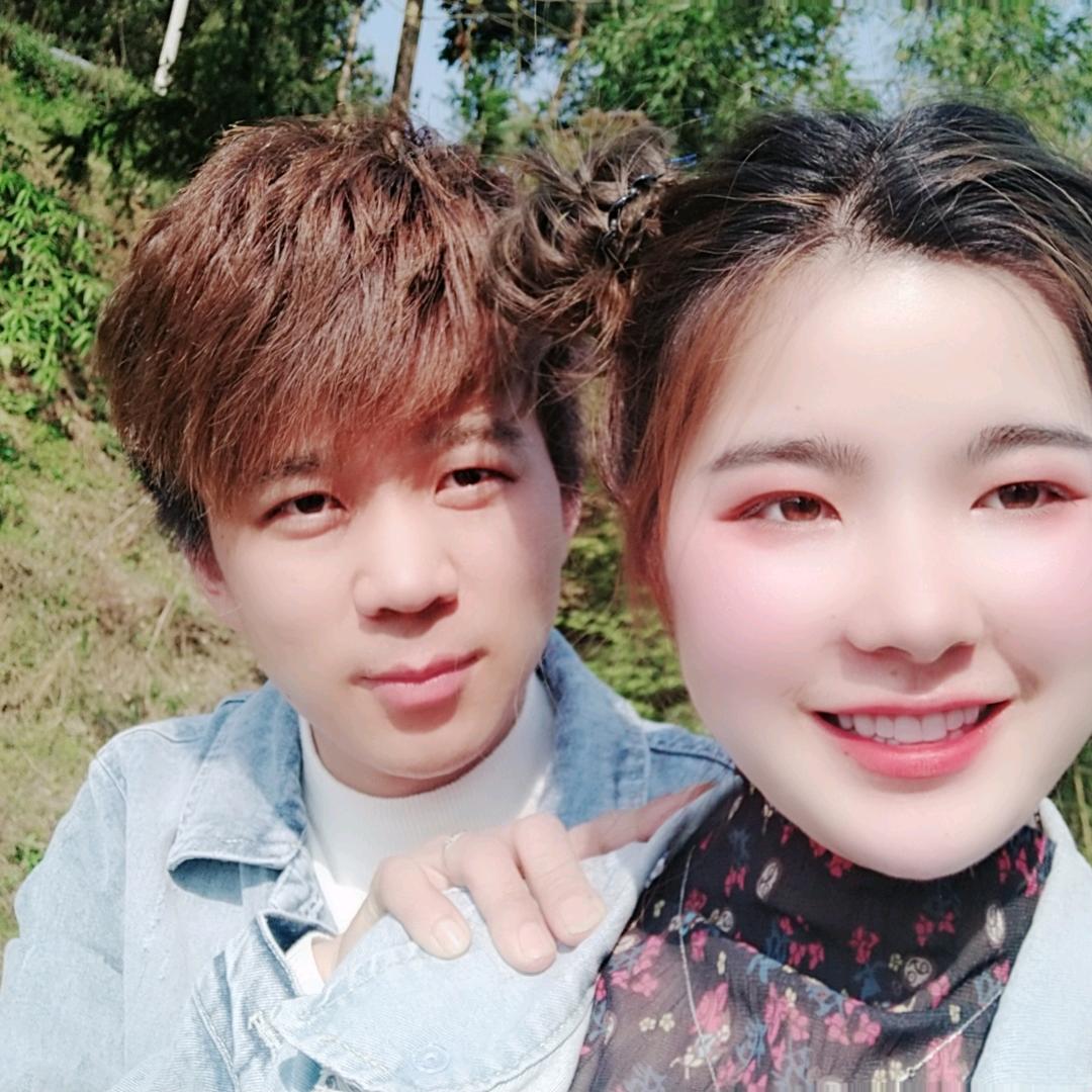 强仔夫妇