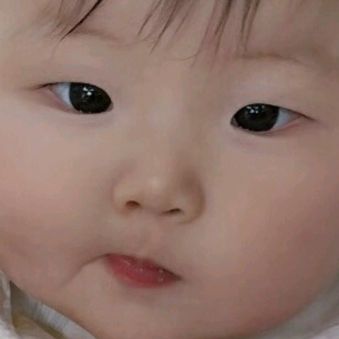 ，