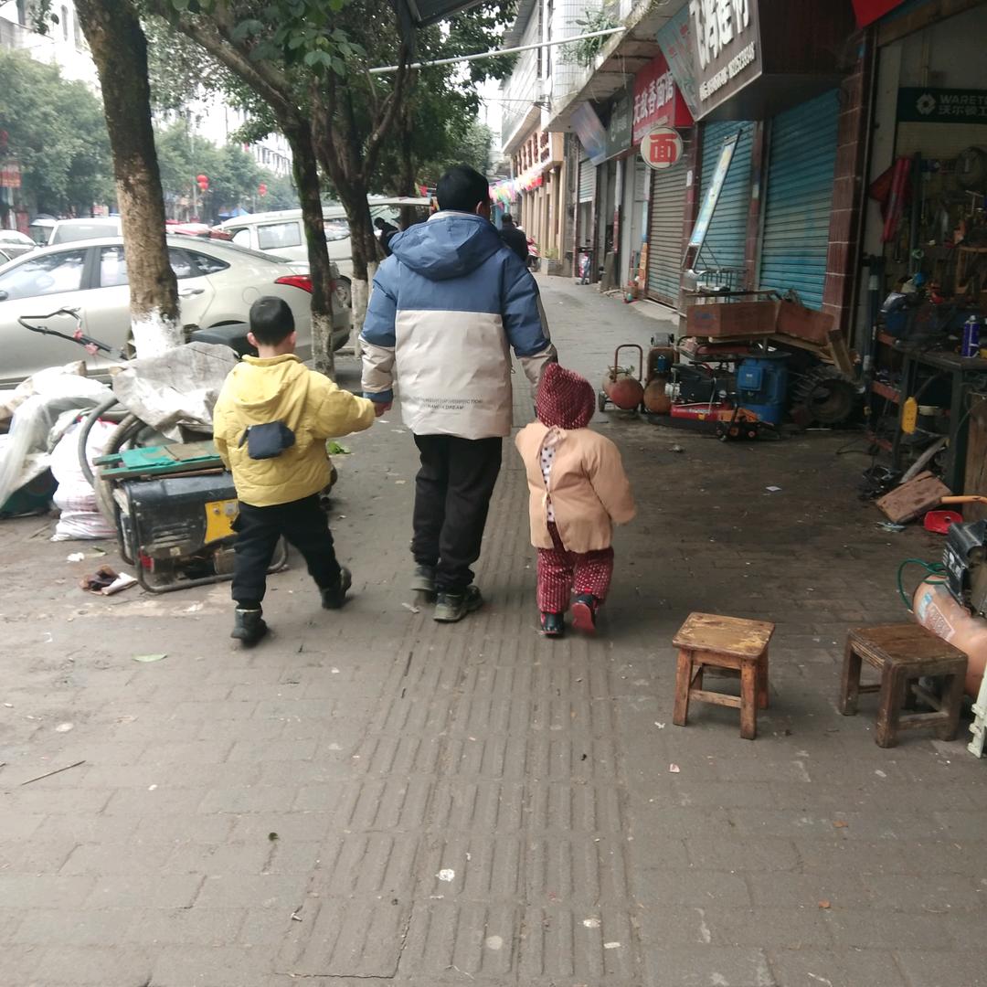 可望有人疼有人哄