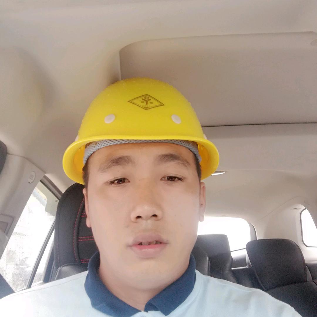 麦显金