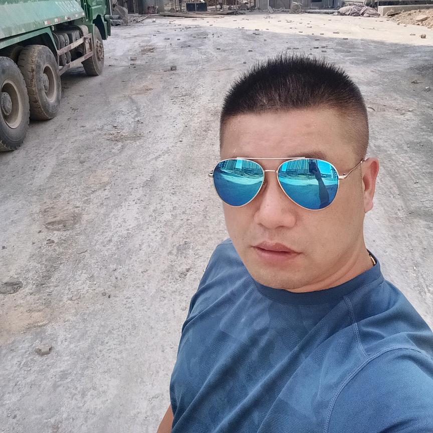 龙哥一