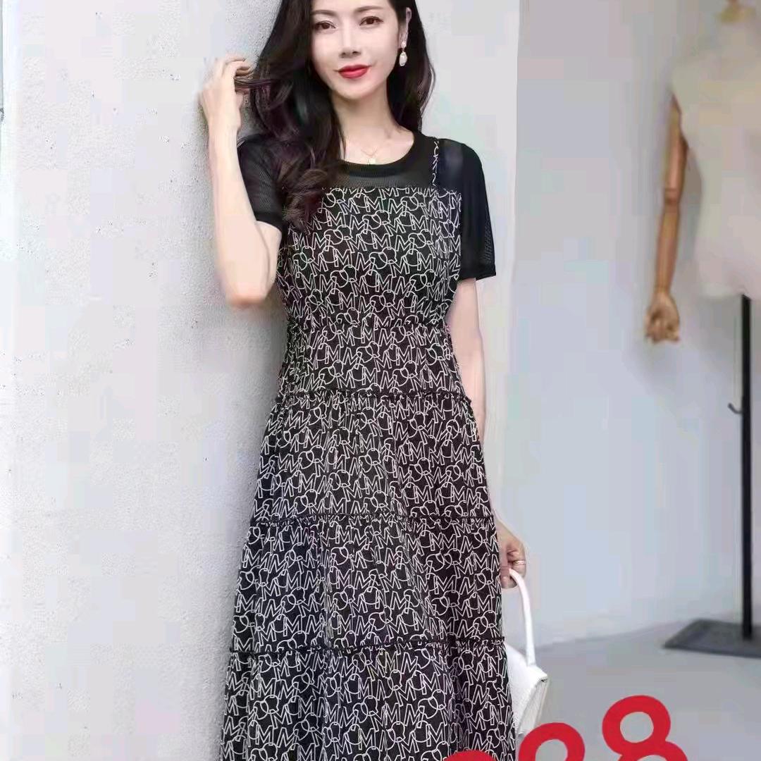 红樱桃女装