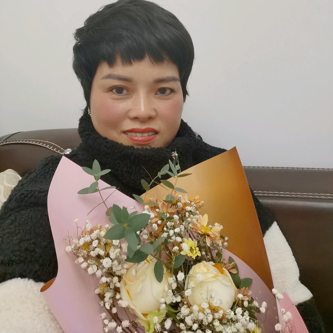 秀美中老年服装